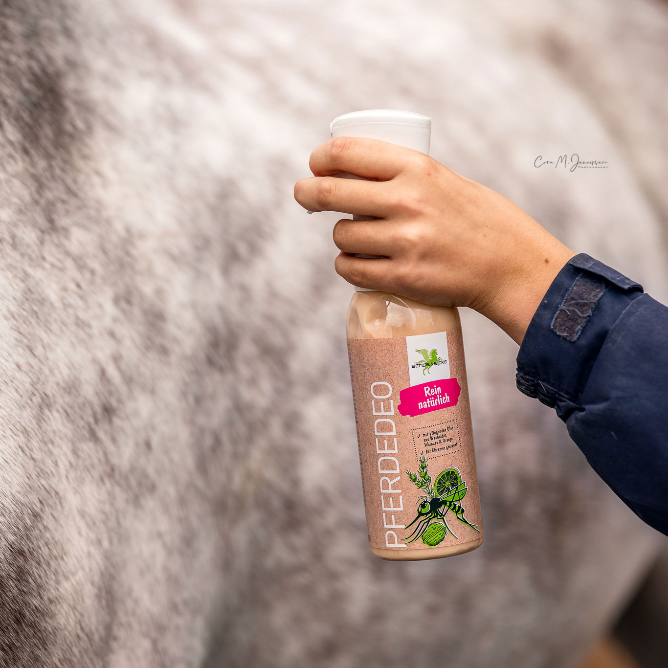 BENSE_EICKE_1290_PFERDEDEO_500ML_MOOD1